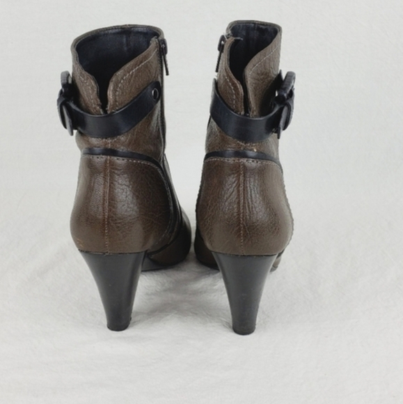 Caressa Michelle green leather ankle bootie size 6M - Picture 7 of 15
